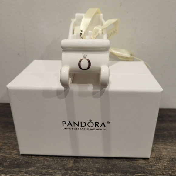 2014 Pandora Sleigh Ornament - Picture 2 of 5